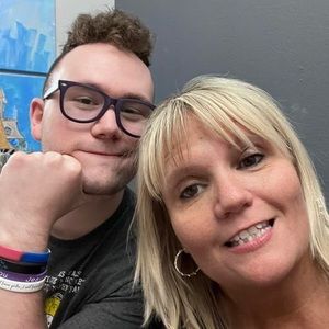 Meet your Posher, Dana